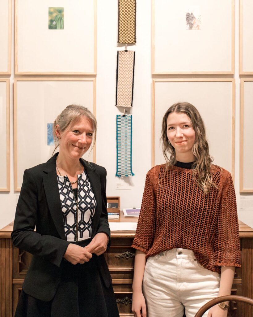 Künstlerschwestern bei gemeinsamer Ausstellung in Graz 2025